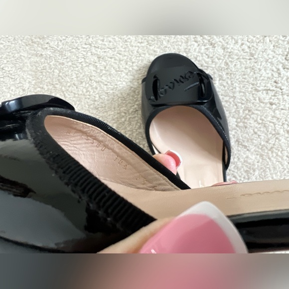 Salvatore Ferragamo Black Sandal - Picture 5 of 7